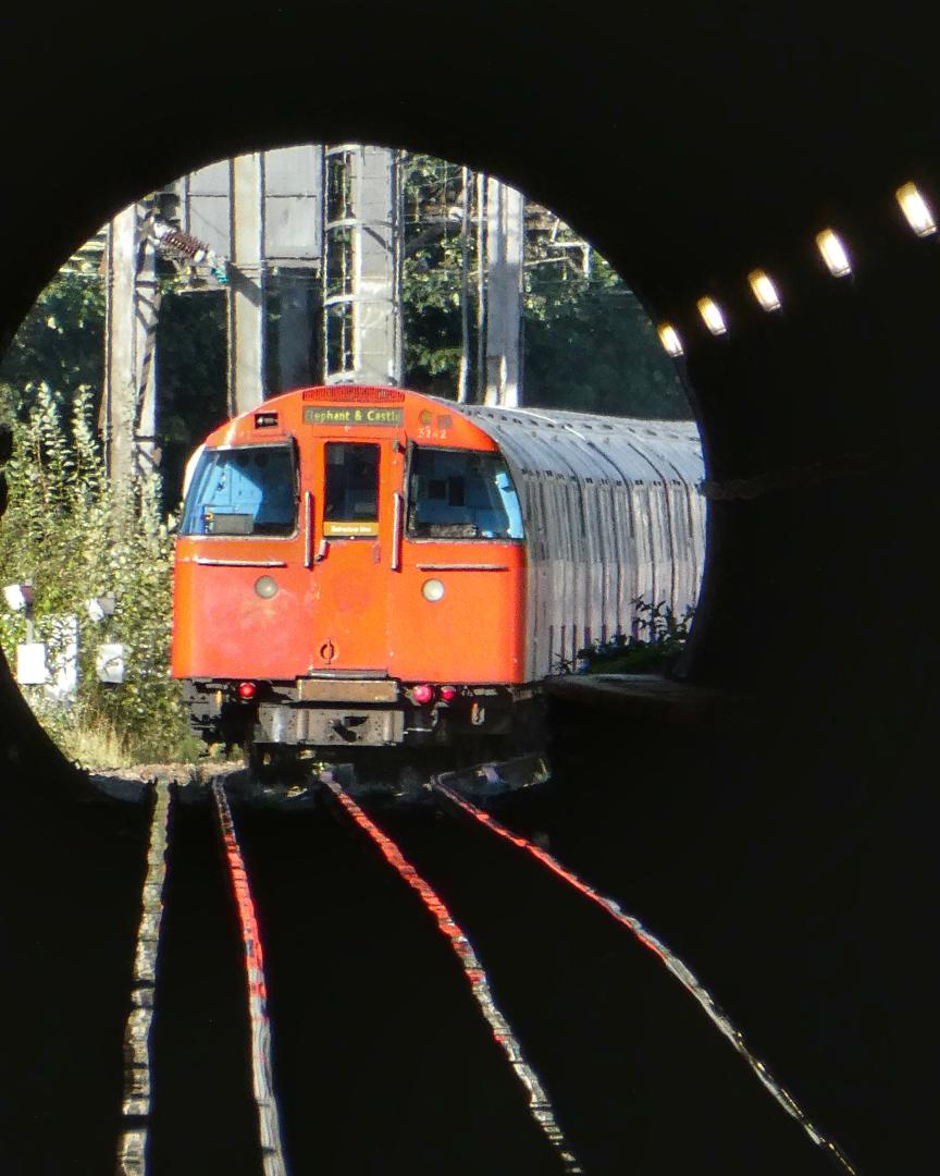 The Jamster on Train Siding: A London Underground 1972 stock Bakerloo line train departs Kensal Green through the tunnel with a train for Harrow and Wealdstone
17/09/24