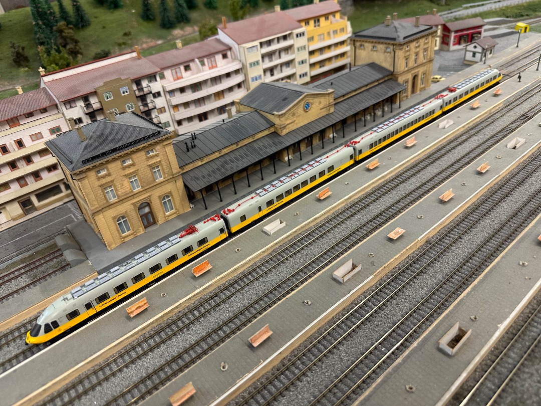 Train Siding in an online community for all railway enthusiasts, trainspotters and railway modellers from around the world.