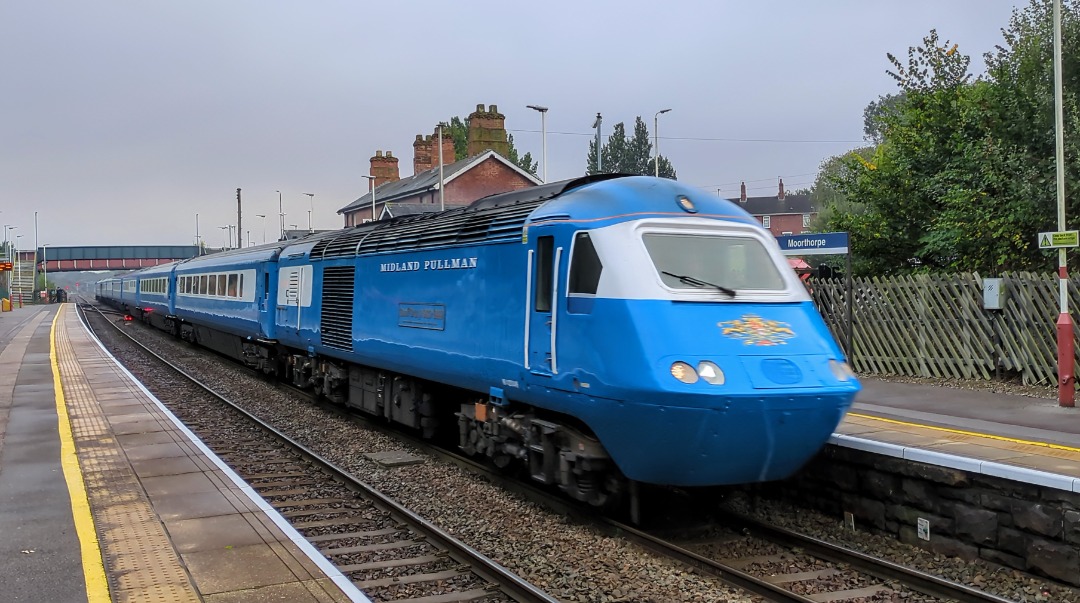 kieran harrod on Train Siding: LSL Midland Pullman HST powering between Newport and Durham on 1Z89 + 1Z90 today seen through Moorthorpe train station with power
cars...