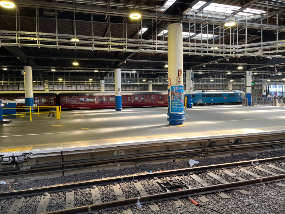RodRail on Train Siding: #WCR class #86 #86259 #PeterPan #LesRoss at London #Euston #AWC #390 #WestCoastRailways #railtour