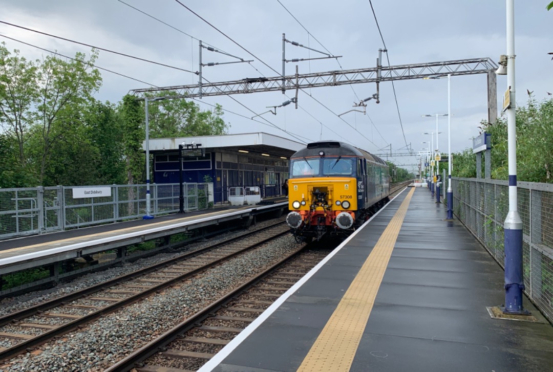 Chris Pindar on Train Siding: 57308 absolutely hammered through East Didsbury on the Trafford Park - Crewe light engine this evening. I'm impressed with
the job my...