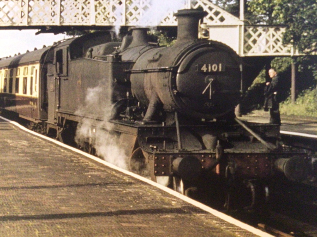 Alex Coomber on Train Siding: An ex GWR 5101 Class 2-6-2T No. 4101 has arrived at Kingham with the 14:50 PM from Cheltenham in October 1962. By that date. The
Cross...