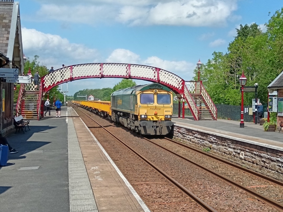 Whistlestopper on Train Siding: Freightliner class 66/5 No. #66591 passing Appleby on Saturday 25th May 2024 working 6Y31 1125 Carlisle NY to Leeds Engine
Shed...