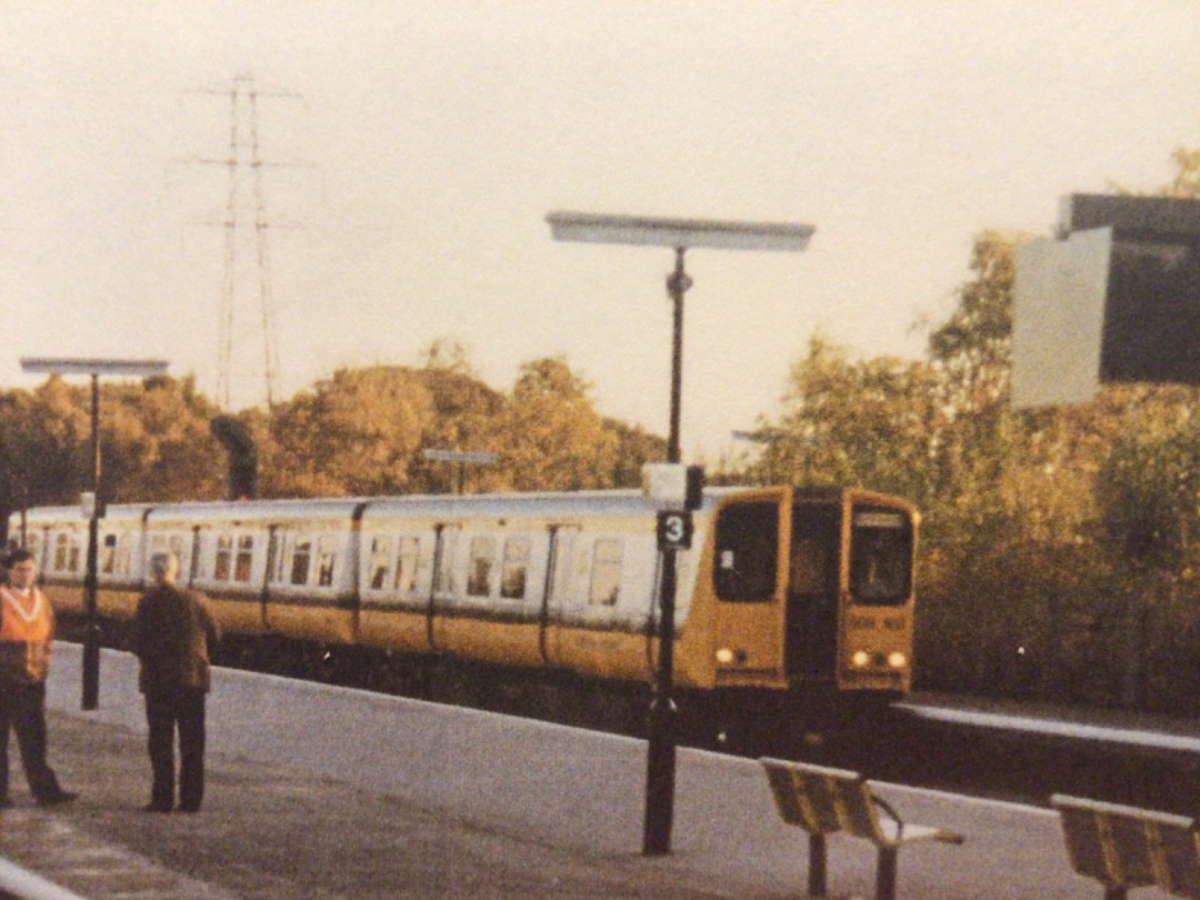 Alex Coomber on Train Siding: A Class 507/8. Merseyrail had been a little more fortunate. Relatively modern Class 507. No. 507008 runs into Kirkdale en route
to...