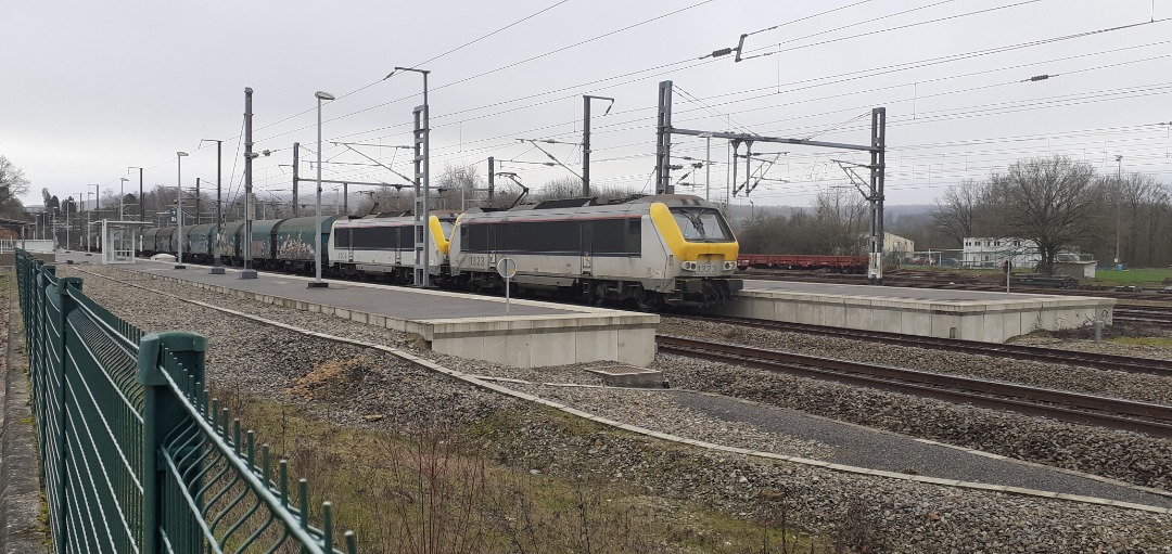 Clement Hnr on Train Siding: 1323 et 1304 assurent un train de wagon de Bachés en provenance de Strasbourg et à destination de la Louvière