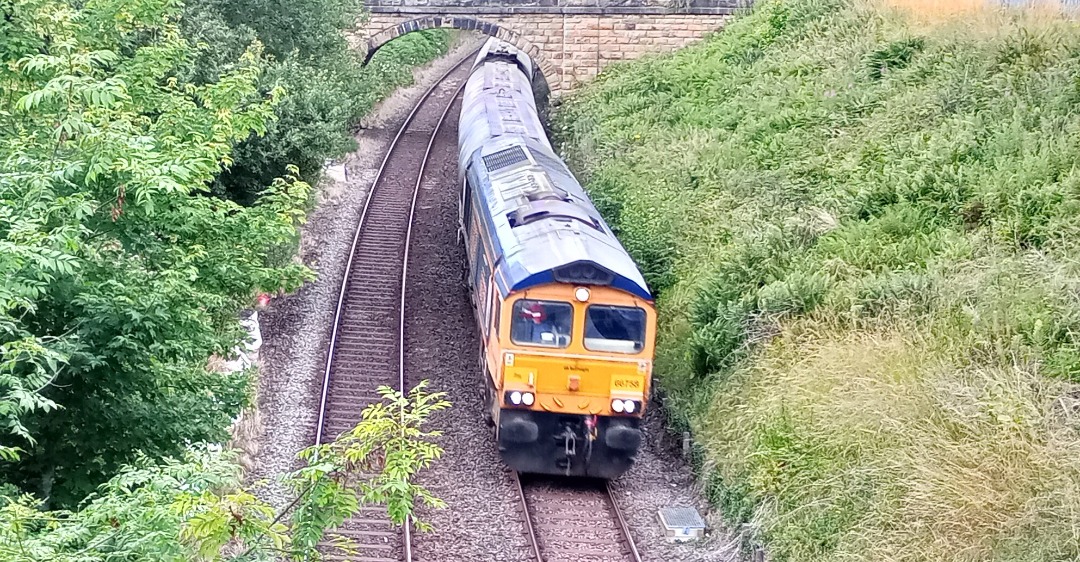 Hardley Distant on Train Siding: CURRENT: 66758 'The Pavior' passes Rhosymedre near Ruabon today with the 6V41 17:07 Penyffordd Cement to Avonmouth
Hanson Siding...