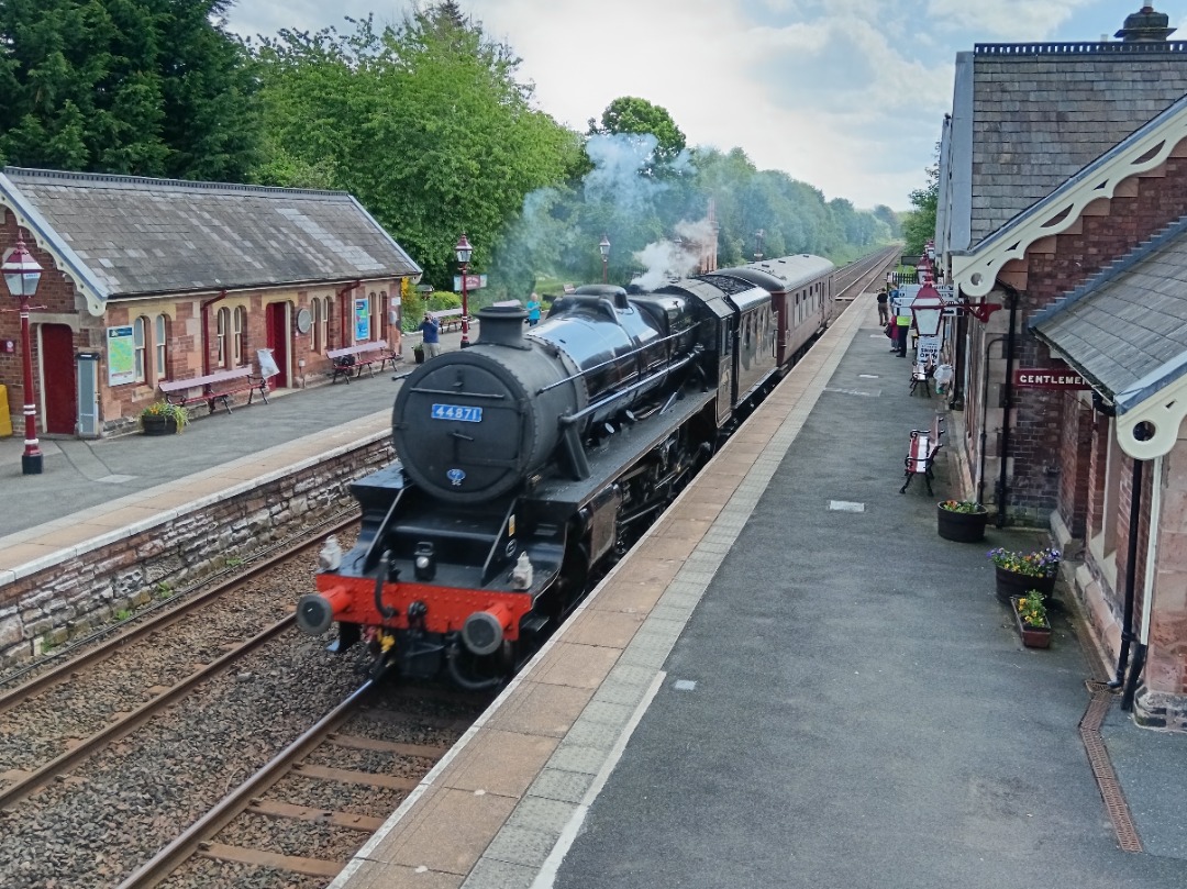 Whistlestopper on Train Siding: LMS Stanier Class 5 No. #44871 passing Appleby on Saturday 25th May 2024 working 5Z40 0819 Carnforth Steamtown to Carlisle in
order to...