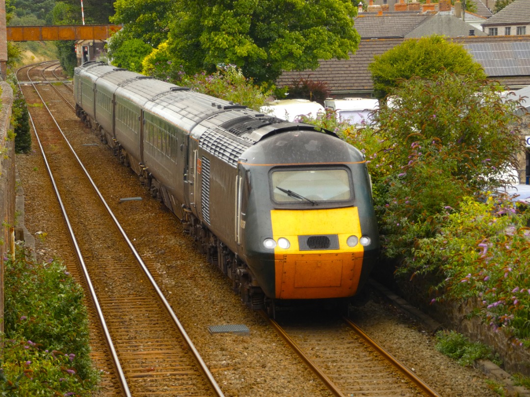 Jacobs Train Videos on Train Siding: #43093 is seen pulling into Camborne station working a Great Western Railway service to Penzance from Plymouth