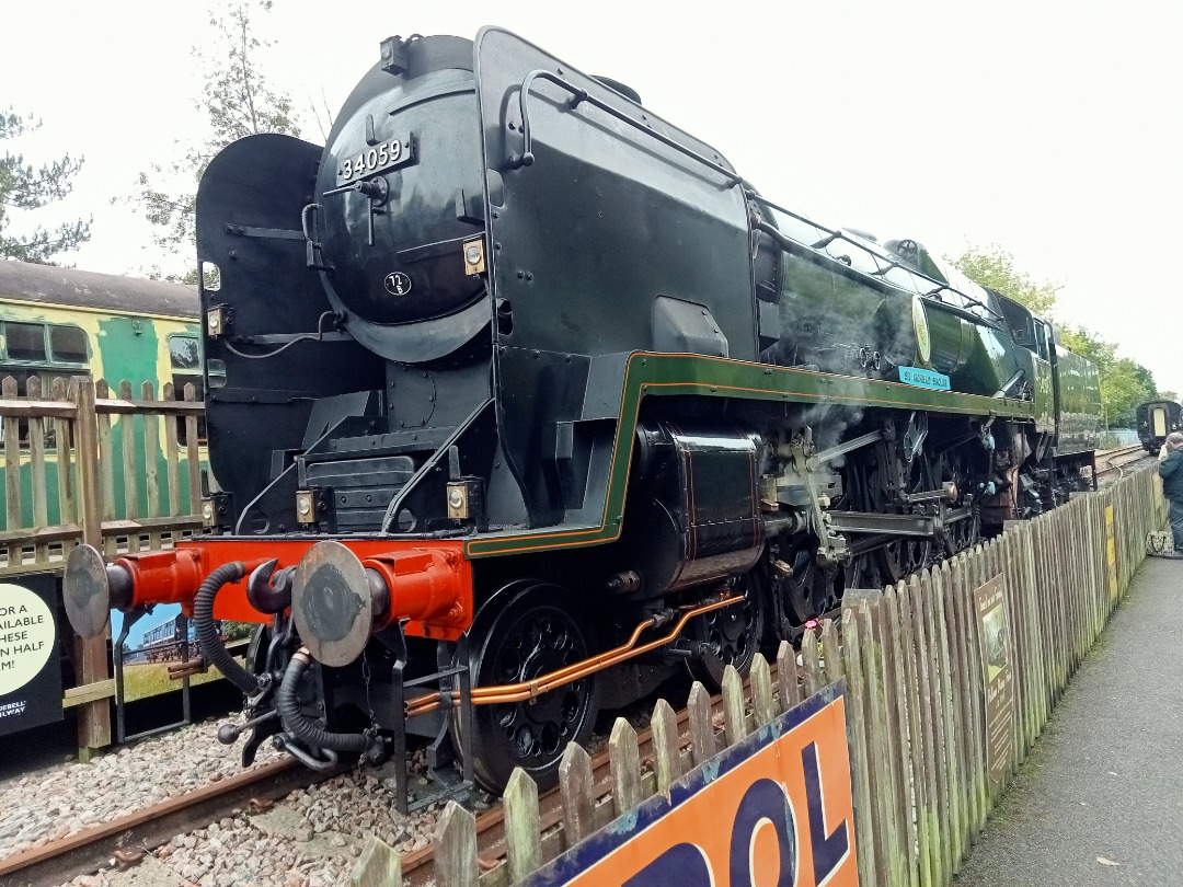 Richard Andrew Swayne on Train Siding: #trainspotting #steam #steamlocomotive #locomotive #bluebell #bluebellrailway #beachyhead #sirnigelgresley #a4 #gala