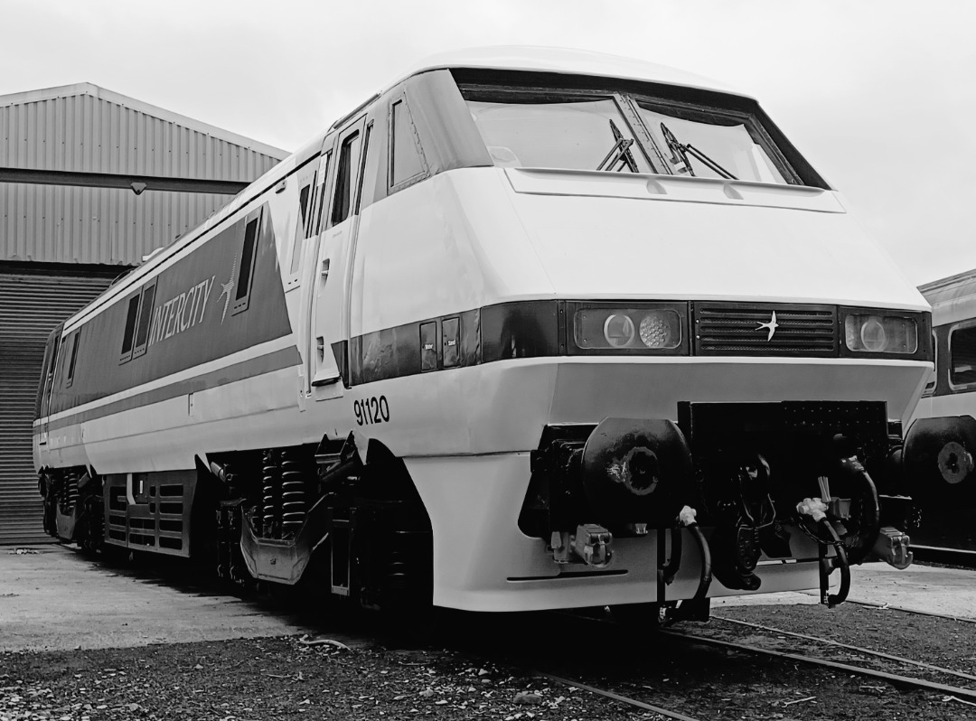 Trainnut on Train Siding: #trainspotting #train #diesel #station #depot #electric #emu Some of the latest photos at Crewe up to today with D6851 Flopsie and
37884