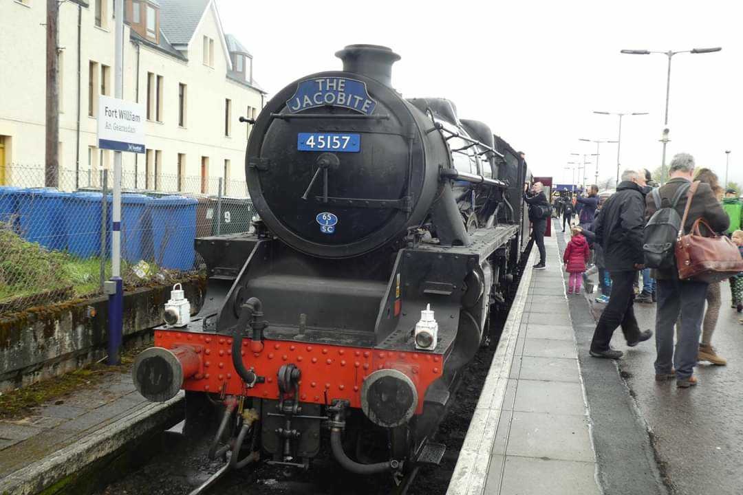 Saskia de Werk on Train Siding: Amazing trip through Scotland #Glenfinnan #black5 #trainspotting #train #steam #viaduct #Jacobite #HarryPotter