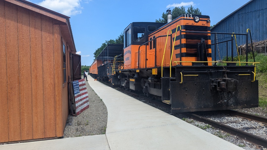 CaptnRetro on Train Siding: Just your average Sunday here at the Curriers depot on the Arcade & Attica shortline. GE Centercab #113 idles proudly on its 5
car train,...