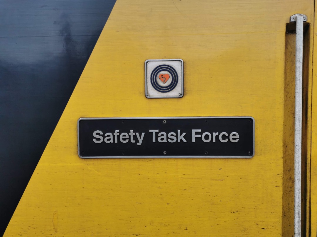 Rail Ale Adventures on Train Siding: 43277 Safety Task Force and 43357 make up the latest Colas Rail test train, 1Q50 Derby RTC to Doncaster CHS via
Cleethorpes. Seen...