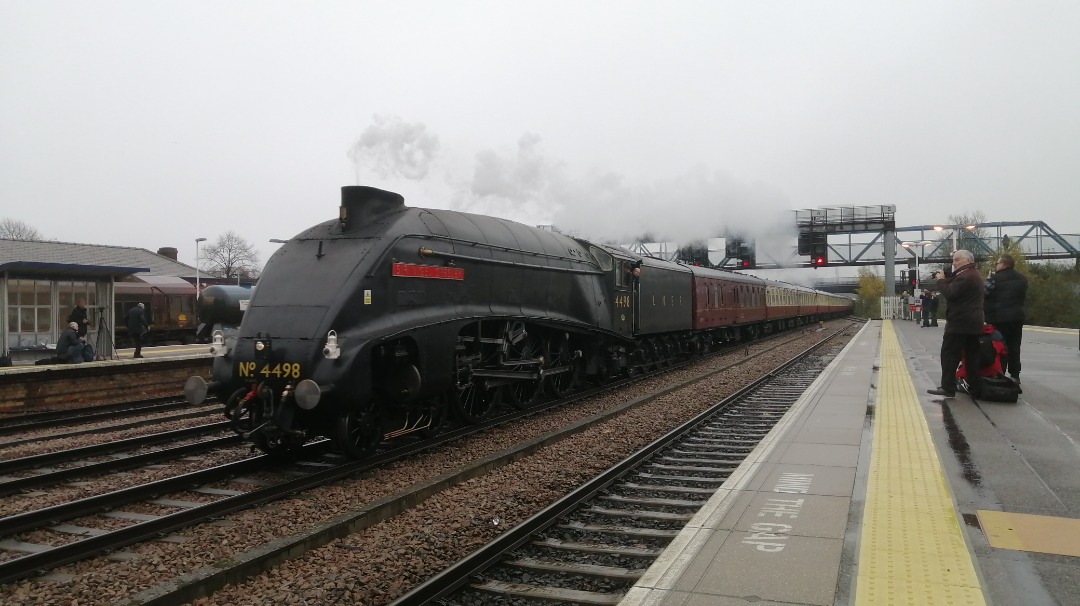 North East Lincolnshire Train Spotting on Train Siding: 4498 "Sir Nigel Gresley" & 47593 "Galloway Princess" seen passing Lincoln
Central working 1Z61 London King's...