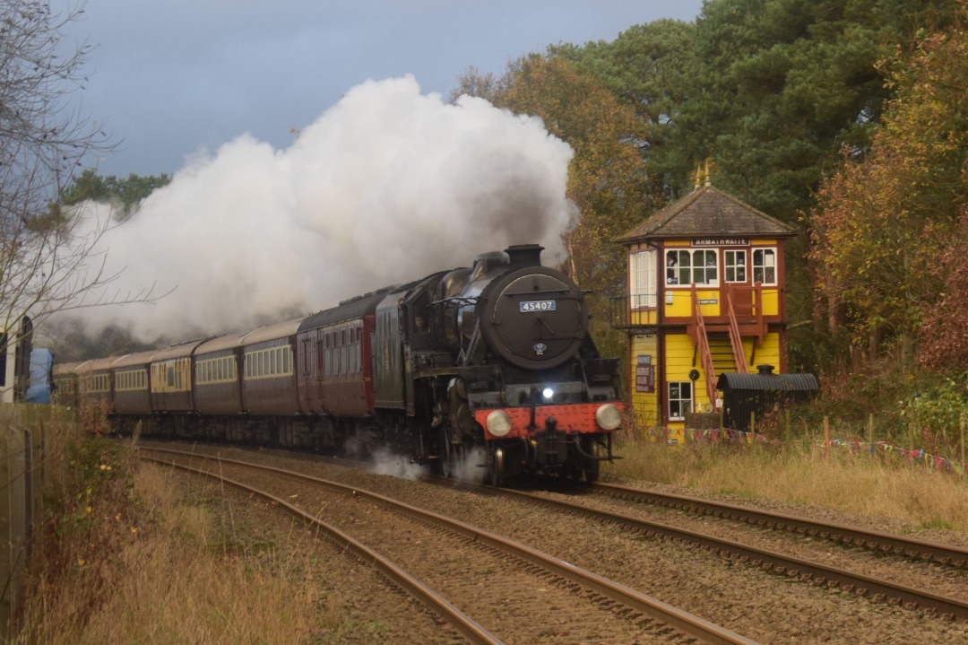 Hardley Distant on Train Siding: CURRENT: Steam Locomotive 45407 'The Lancashire Fusilier' (Front - 1st Photo) and 57313 'Scarborough
Castle' (Rear - 3rd Photo) power...