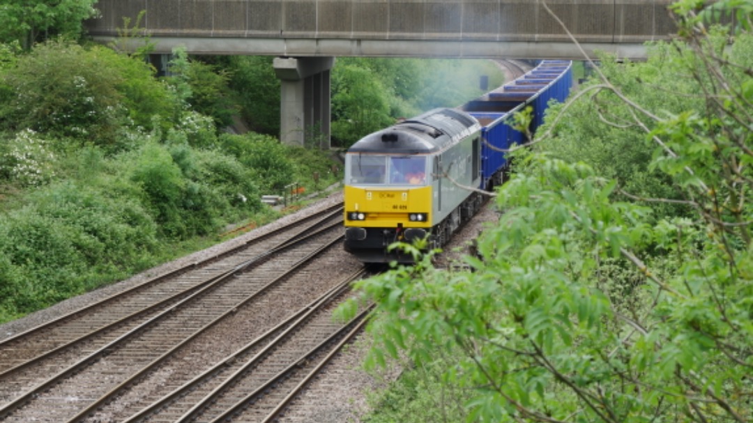 Dean Knight on Train Siding: My first time seeing a class 60 in person today - and then I realised it wasn't the same one coming back! Funky looking
things, for sure,...