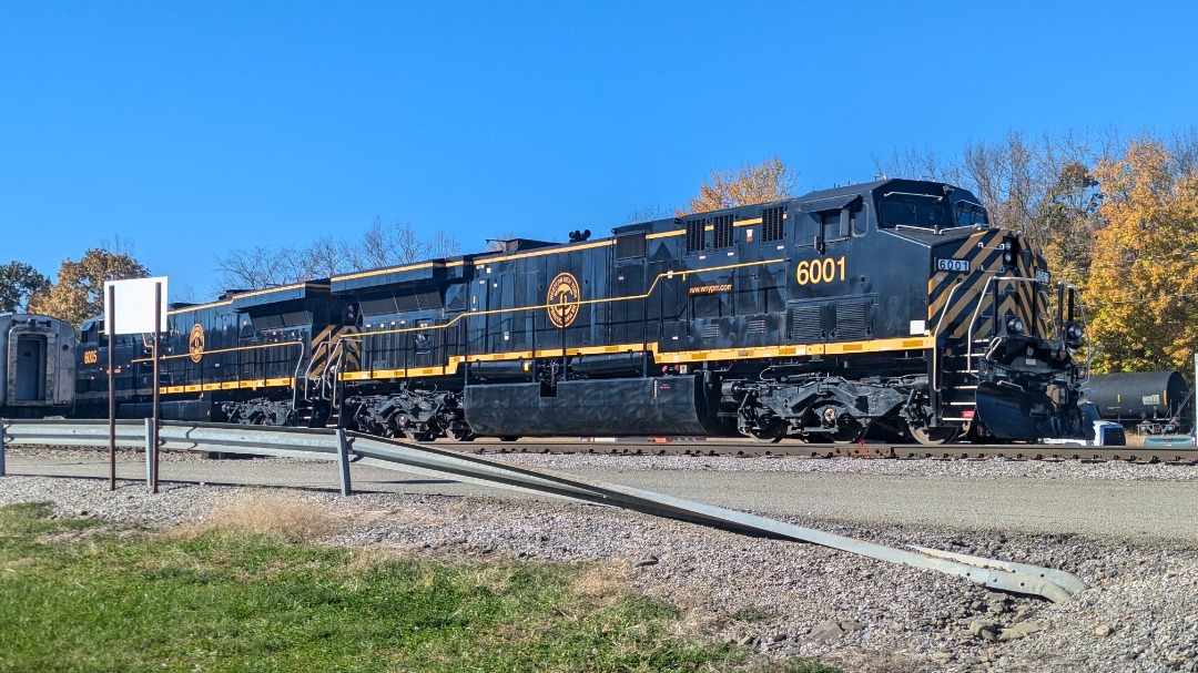 CaptnRetro on Train Siding: Stopped down to the Western New York & Pennsylvania railroads's shops while I was down to Olean on an errand. One of the
"new" GP15s, one...