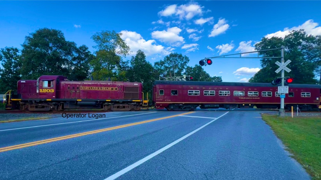 Logan Tracy on Train Siding: On October 5th, 2024, The Maryland and Delaware Railroad operated the Fall Excursion for the fall festival in Hurlock, DE. Come
along as I...