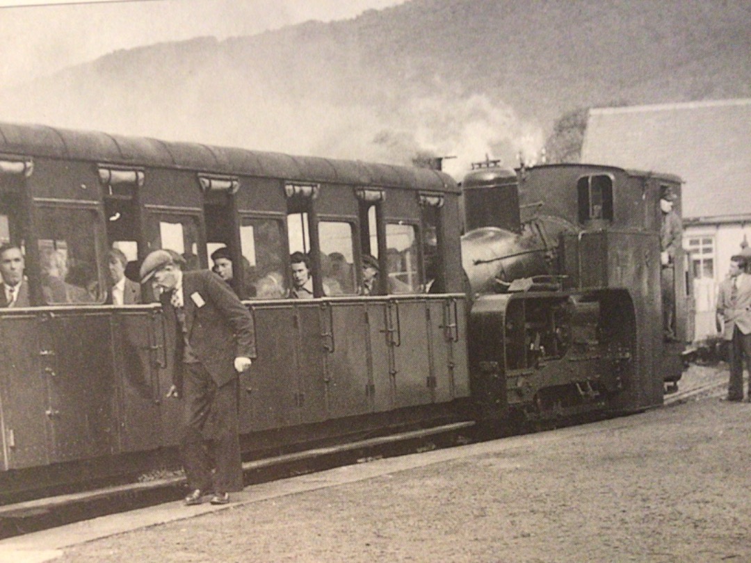 Alex Coomber on Train Siding: Little has changed in the appearance of steam hauled trains on the Snowdon Mountain Railway although new rolling stock has been
built....