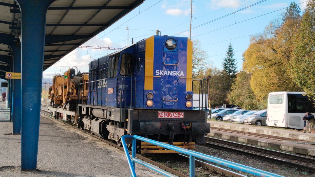 Davca ☑️ on Train Siding: Spotting in this day , first foto pkp Cargo locomotive "brejlovec", second foto Skanska locomotive "kocour",
third foto sd kolejová...