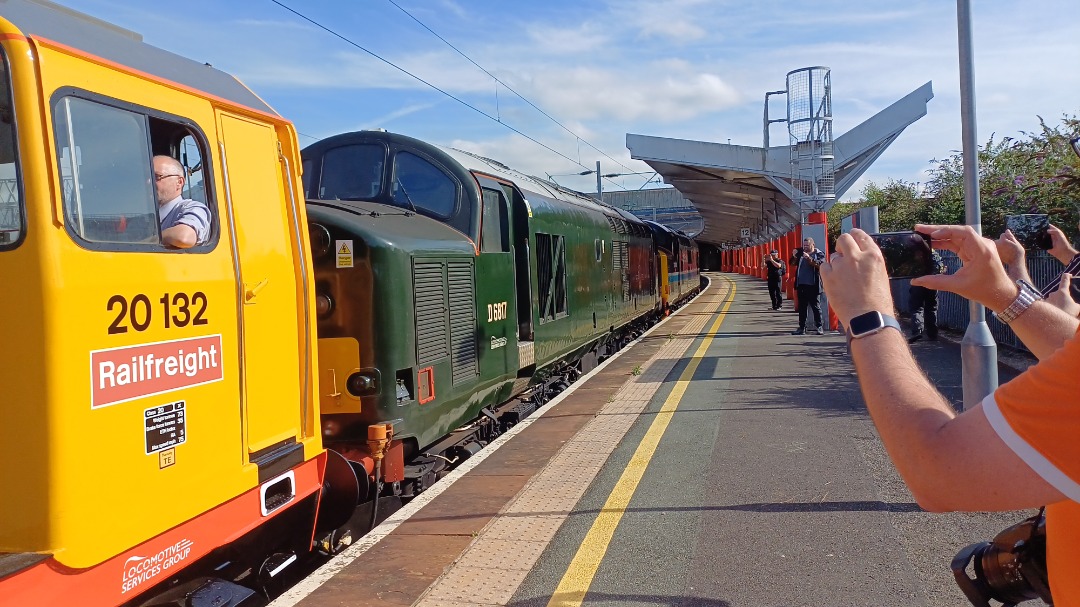 James Taylor on Train Siding: Class 37 409 and 37 521 at crewe Station going to preston Station for the railtour 10/8/24...