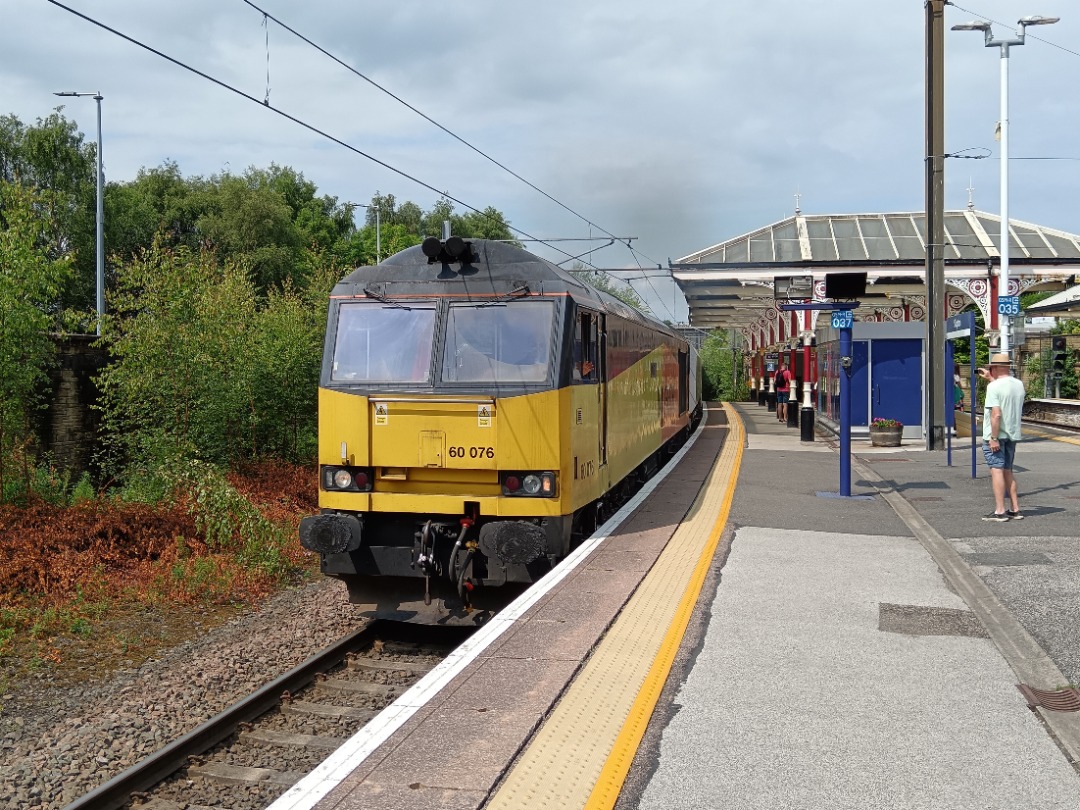 Whistlestopper on Train Siding: Colas Rail class 60/0 No. #60076 passing back through Skipton having ran around this morning working 6D25 0850 Rylstone Tilcon
to Hull...