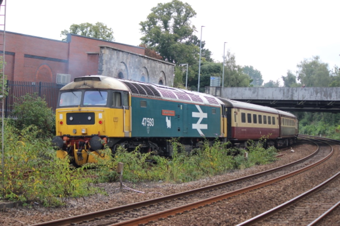 PJ on Train Siding: Been a little while so I thought I would post my little compilation of one of my favs, the royal Scot. Managed to hop on the foot plate
whist it...