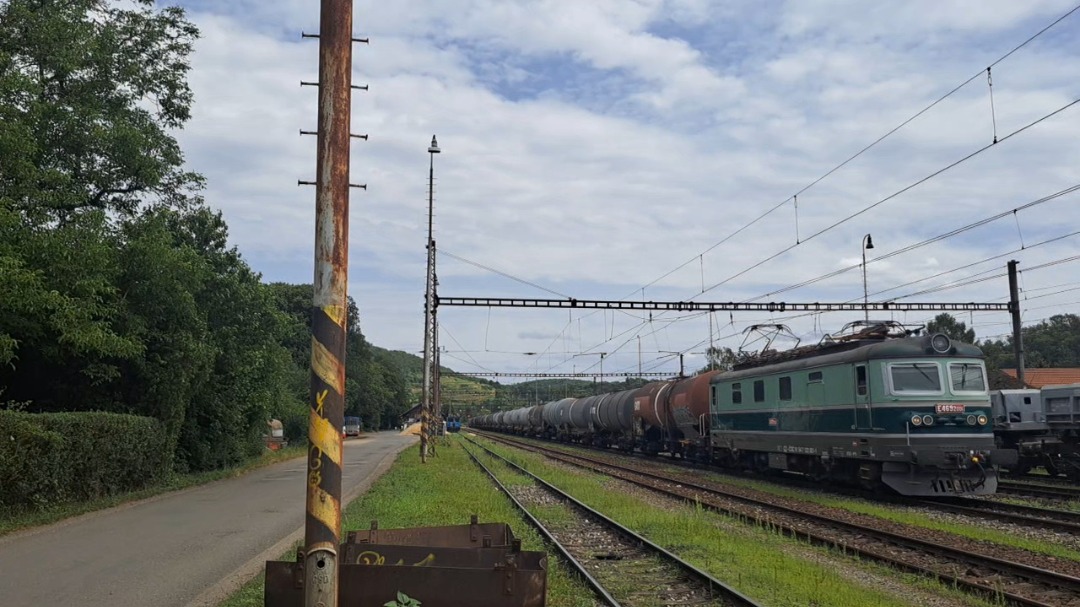 Worldoftrains on Train Siding: On the first photo is chinese train sirius which is testing, in the second photo is regiospider from gwtrain in the next one is
retro...