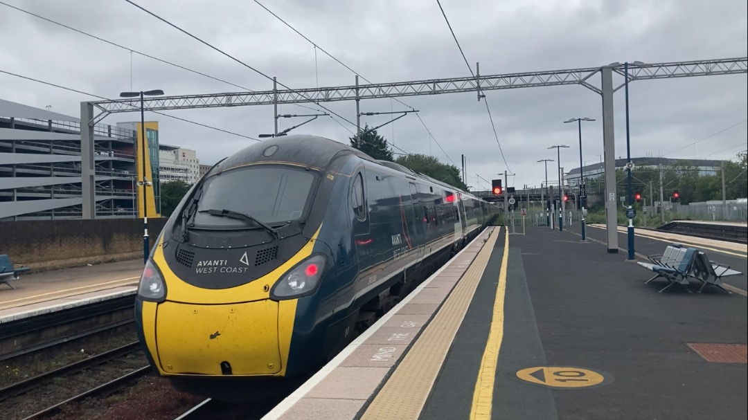 Theo555 on Train Siding: Went to Birmingham International yesterday and met up with @George and also did some filming, very good day, YouTube video coming on
this next...