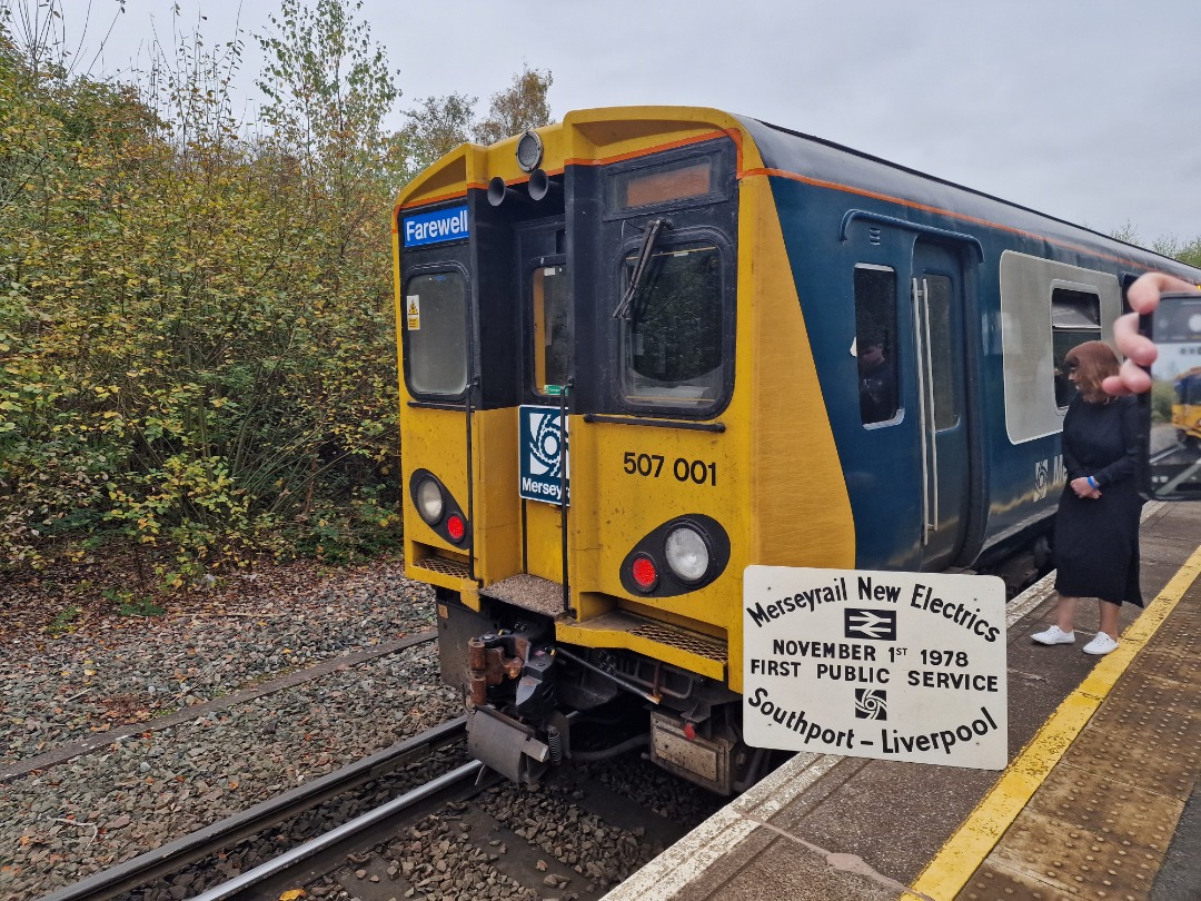 Nathaniel on Train Siding: class 507 023 and 507 001 on it's farewell tour after 46 years of service. my Youtube has the video of its final journey with
many tones as...