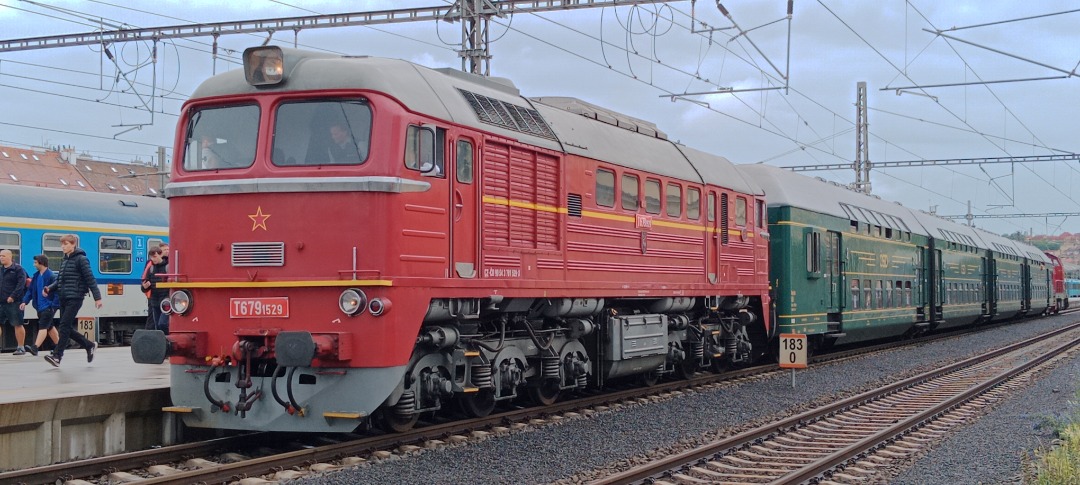 Davca ☑️ on Train Siding: Rare historic express with locomotives " pylštik" And "sergej" from Roztoky u Prahy to
Praha-uhřínevěs on regional raiway day in Prague