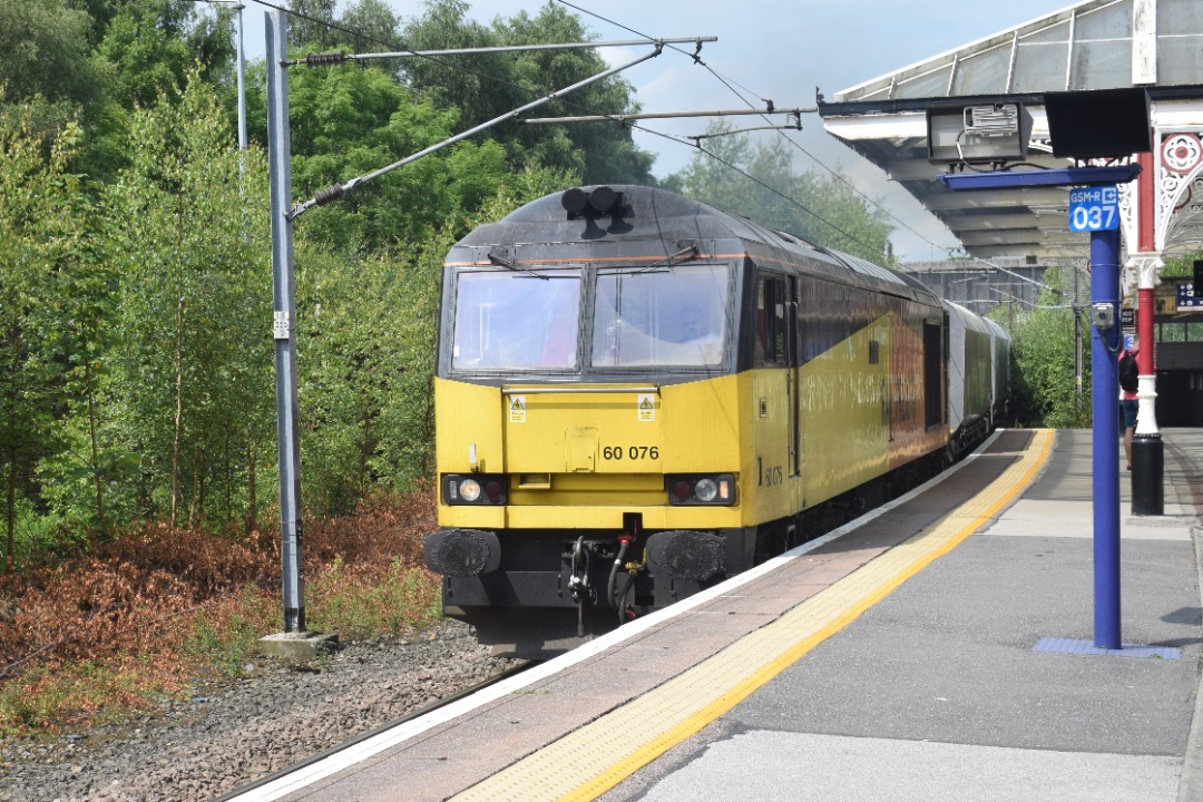 Hardley Distant on Train Siding: CURRENT: 60076 'Dunbar' passes through Skipton Station today having just run round it's train whilst working the
6D25 08:50 Rylstone...