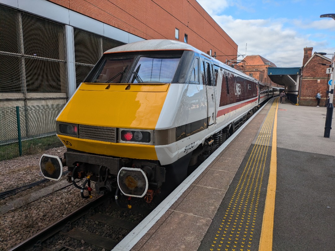 Ryan Watson on Train Siding: Doncaster Danum Gallery, Library & Museum; Gresley V2 4771 'Green Arrow' and Ivatt Atlantic 251.