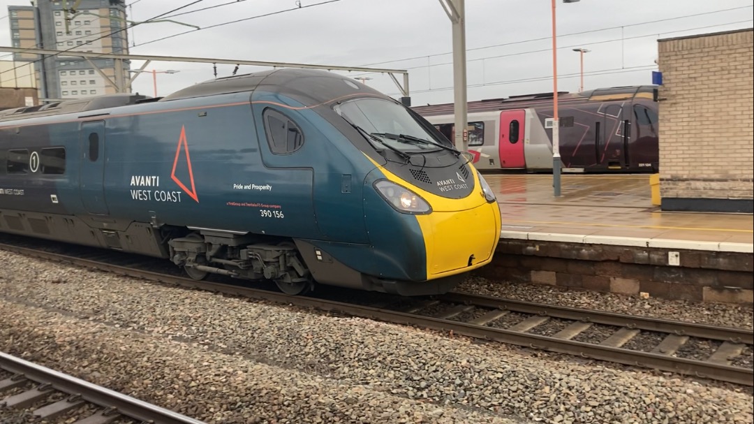 Theo555 on Train Siding: Some pictures from an outing today at Birmingham New Street and Wolverhampton, and a couple of other places