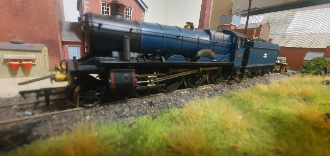 Timothy Shervington on Train Siding: 6987 Shervington Hall now 99.99% complete after having needed a new chassis. After twofills killed the old one by cracking
a...