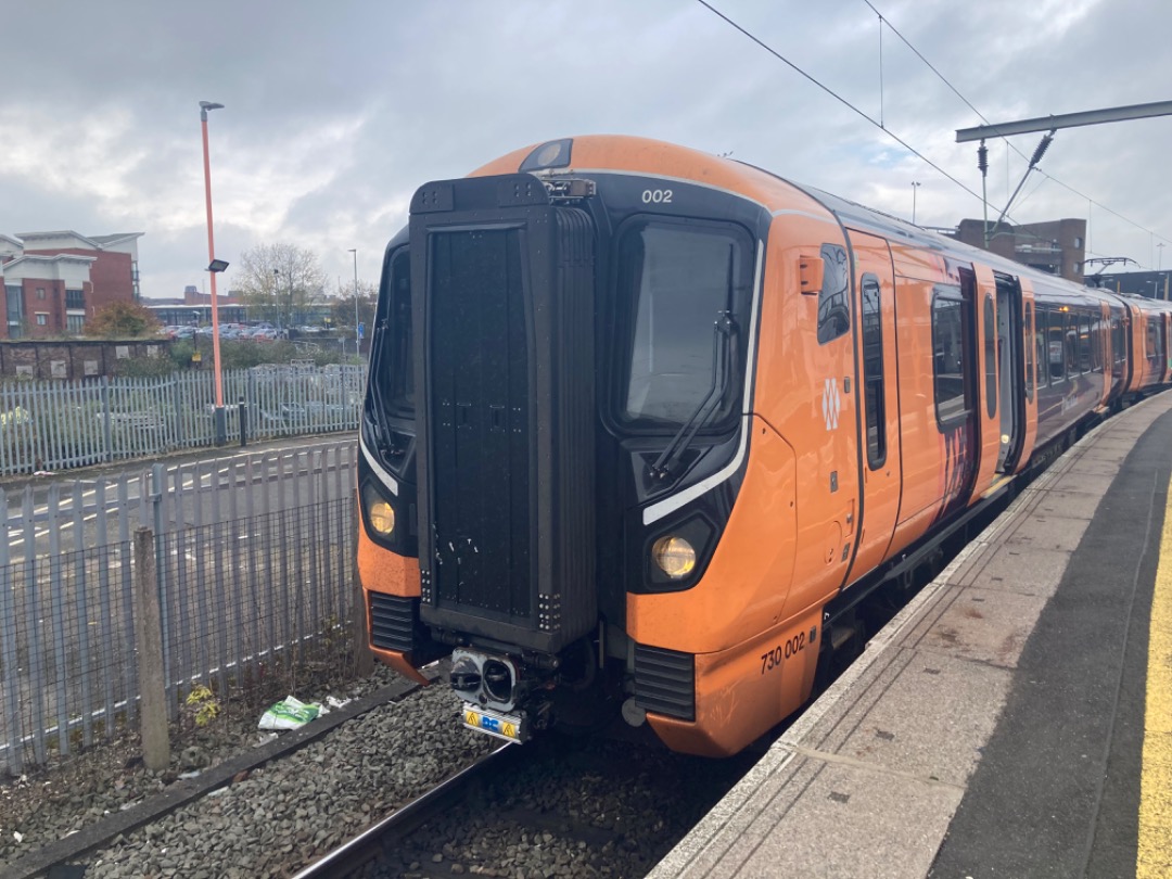 Theo555 on Train Siding: Went to Wolverhampton (again) today with @George, we even caught the Midland Pullman on camera again!!! Over a month we last saw it!
Very...