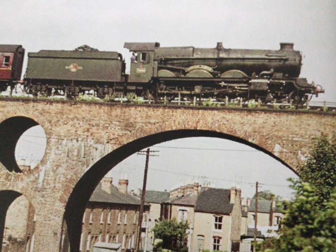 Alex Coomber on Train Siding: An ex GWR Castle Class 4-6-0 No. 7006 Lydford Castle crosses the Worcester & Birmingham Canal north of Worcester Foregate
Street Station...