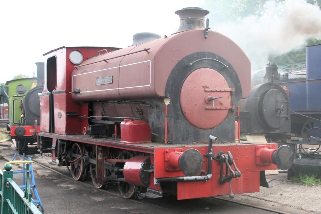 Inter City Railway Society on Train Siding: Avonside Engine Company Works No.1917 'Earl Fitzwilliam' at the Elsecar Heritage Centre