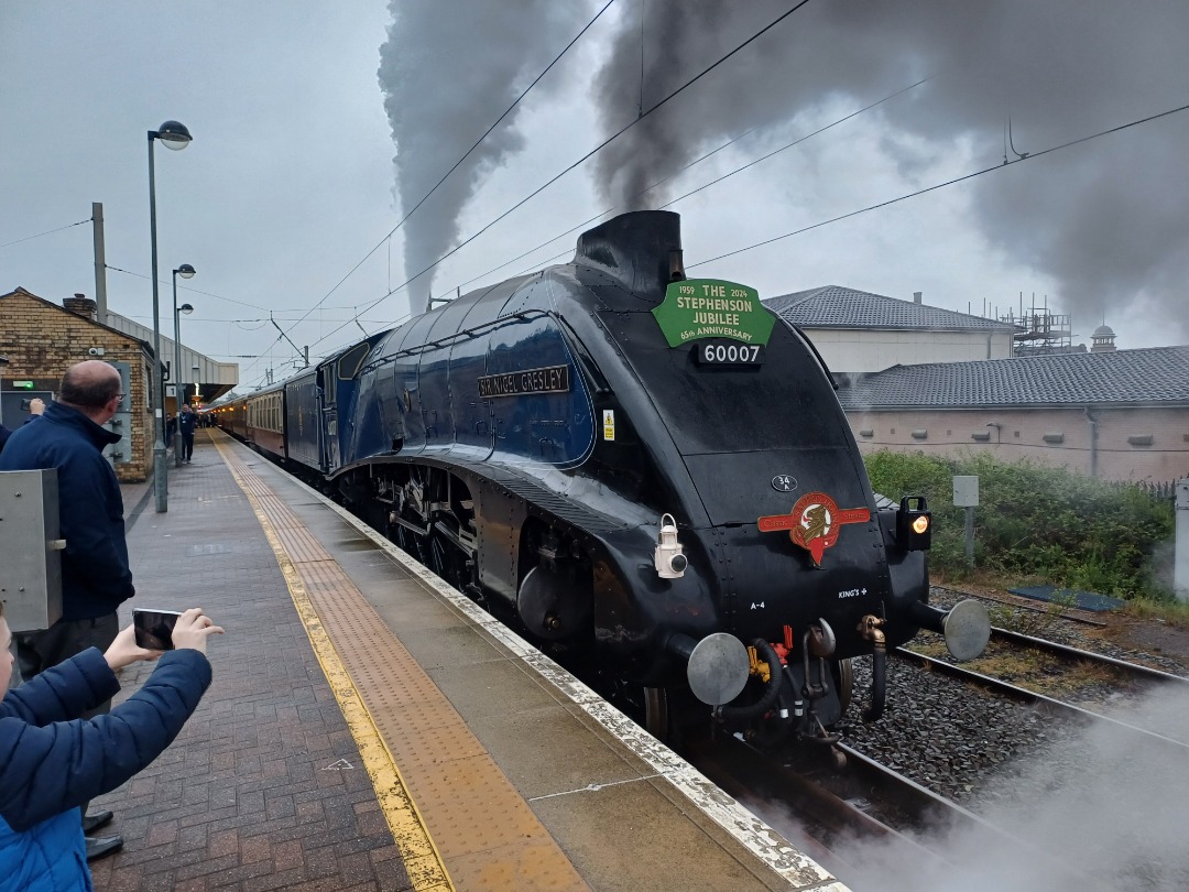 James Taylor on Train Siding: Sir nigel gresley locomotive 60007 at warrington Bank Quay station Go to Channel for more at James's train's 4472