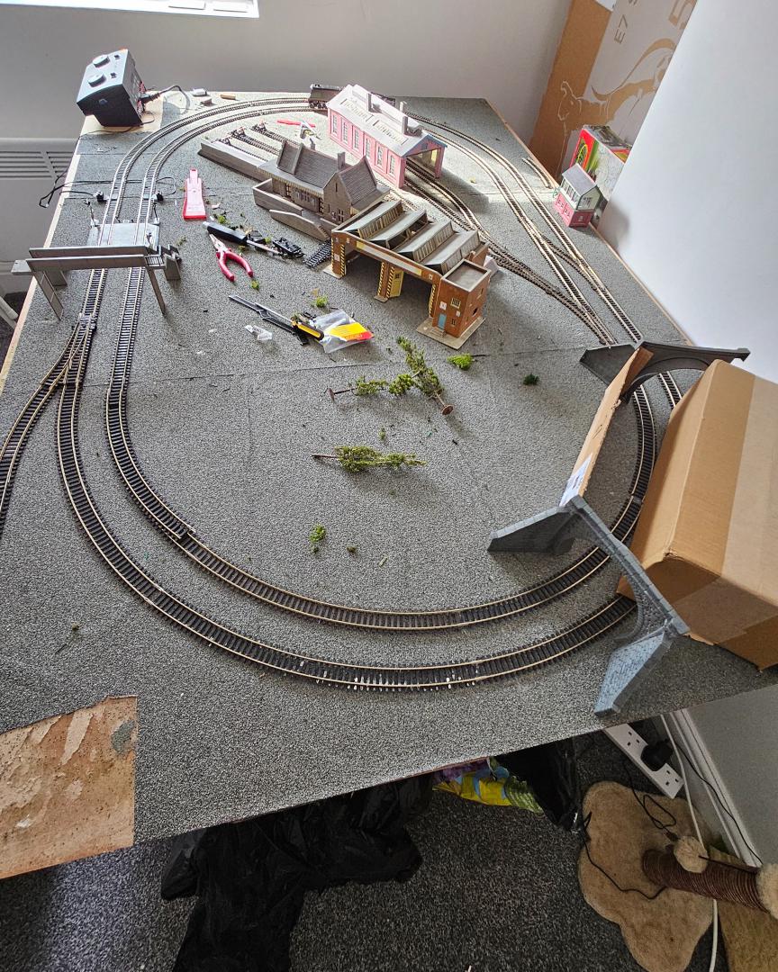 Meridian Railways on Train Siding: Latest progress on the layout, did a 180 with the track plan so I could fit a tunnel into the top right hand corner