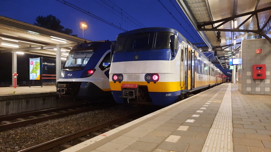 Leon van Der Endt on Train Siding: Hierbij mijn eerste foto op deze app! Op mijn originele Instagram account post ik vaak foto's van treinen en post ze met
veel...