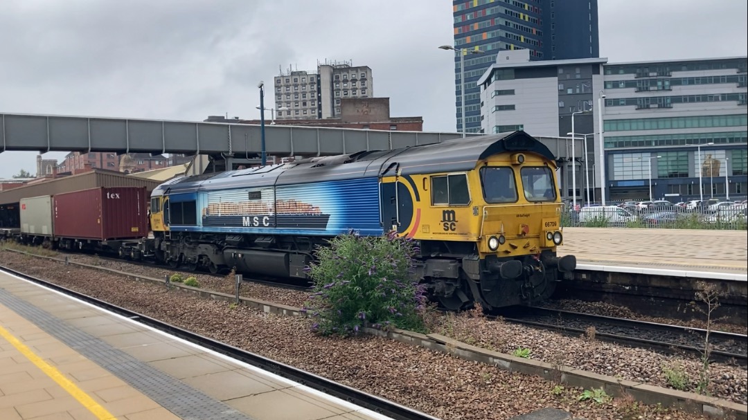 Theo555 on Train Siding: Yet another amazing day with @George went to Leicester for the first time and saw some East Midlands Railway Trains for the first time
which...