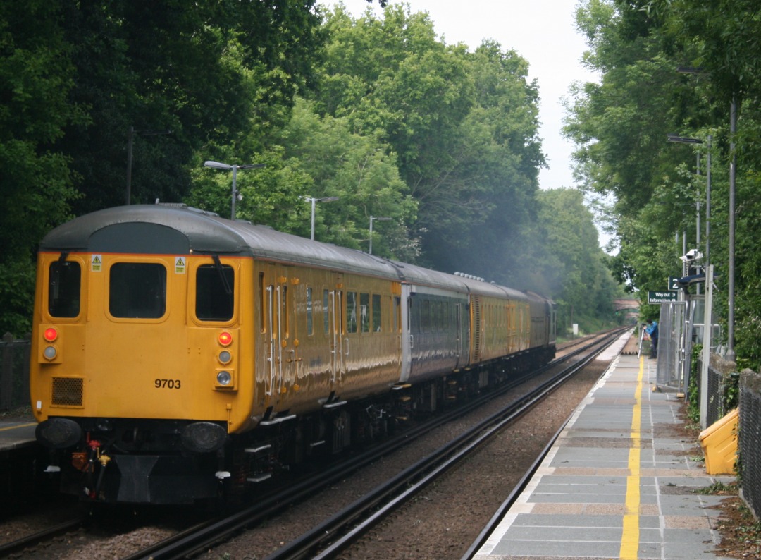 Luke Govus on Train Siding: BR small logo/HNRC 37610 thrashes through Leigh working 3Q61 Tonbridge West Yard to Derby RTC.