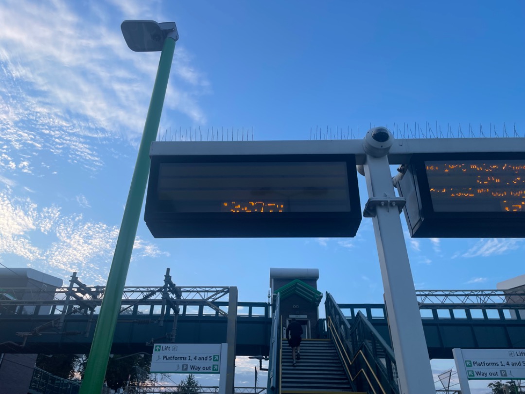 JackzTrackz on Train Siding: Who remembers these old display board? The last of them were at tring and now they are changed! (27/08/2024)