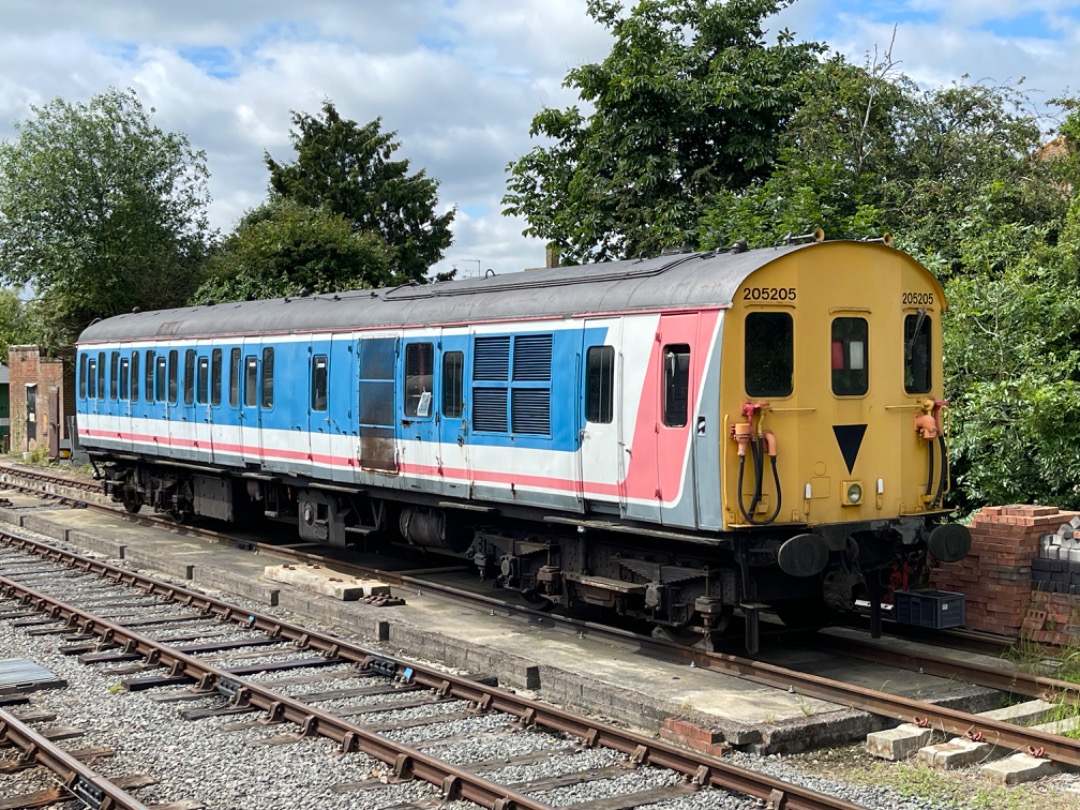 Markh1815 on Train Siding: Class 205 DMU in Network SE livery pictured at Epping and Ongar Railway. Originally forming a 2 car unit, the 2nd power car is
undergoing...