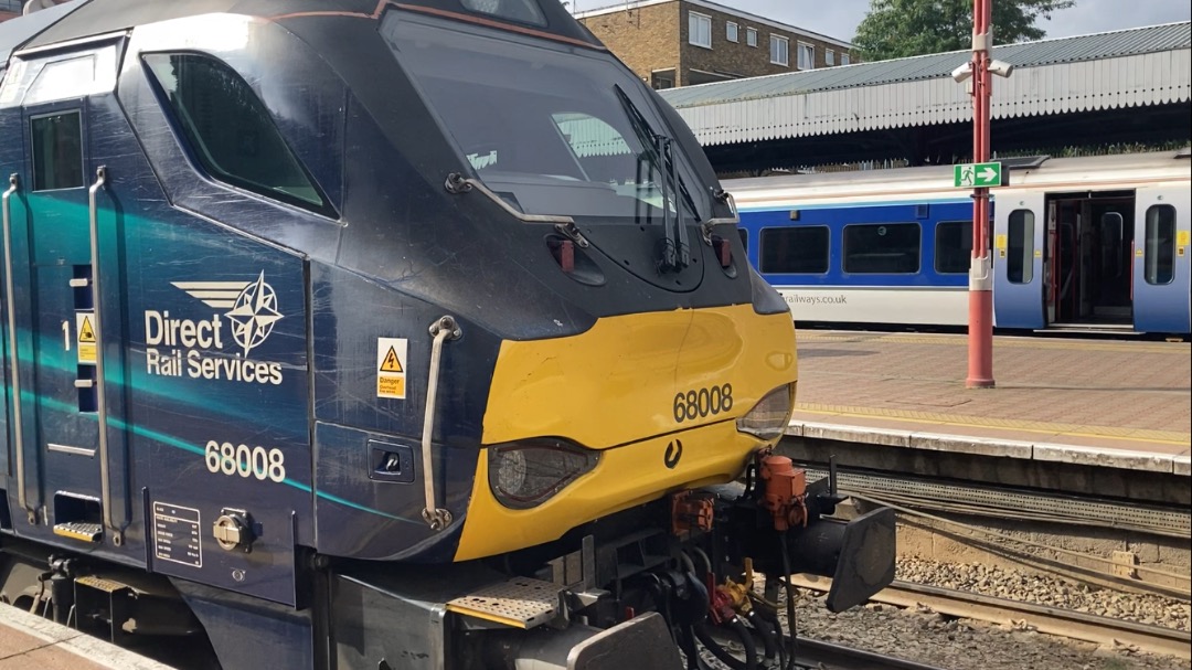 Theo555 on Train Siding: The last few photos from my London Trip, on Saturday afternoon I went on a SWR Class 450 and a London Overground Train, that's all
I did...