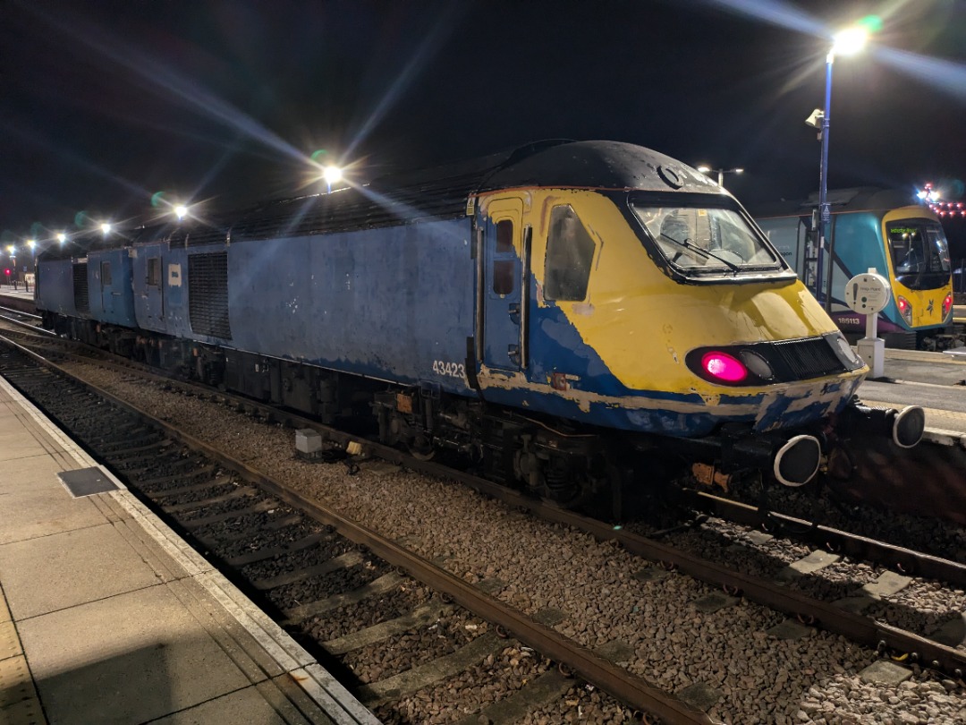 Rail Ale Adventures on Train Siding: Seen at Cleethorpes this evening, Rail Adventure HST power cars 43423 & 43467 working 0Z46 Newark to Cleethorpes and
returning on...