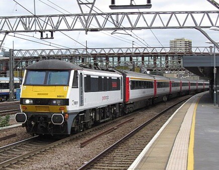 Chris van Veen on Train Siding: #photo #train #electric Norwich Thorpe to Liverpool Street former InterCity services. The MIGHTY 5,000hp Class 90, with their
Mk3...