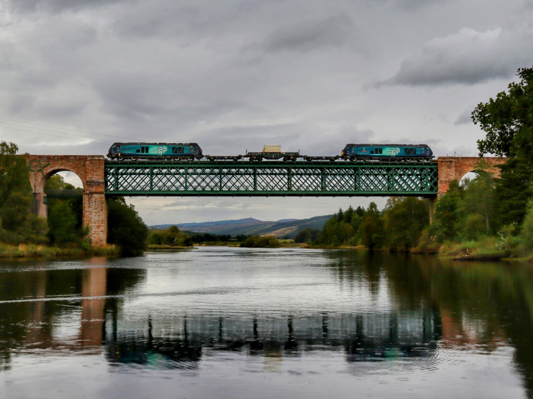 The Jamster on Train Siding: DRS 68017 and 68034 cross the Invershin viaduct while working nuclear flask movement 6M97 1413 Georgemas Junction to Carlisle
Kingmoor....