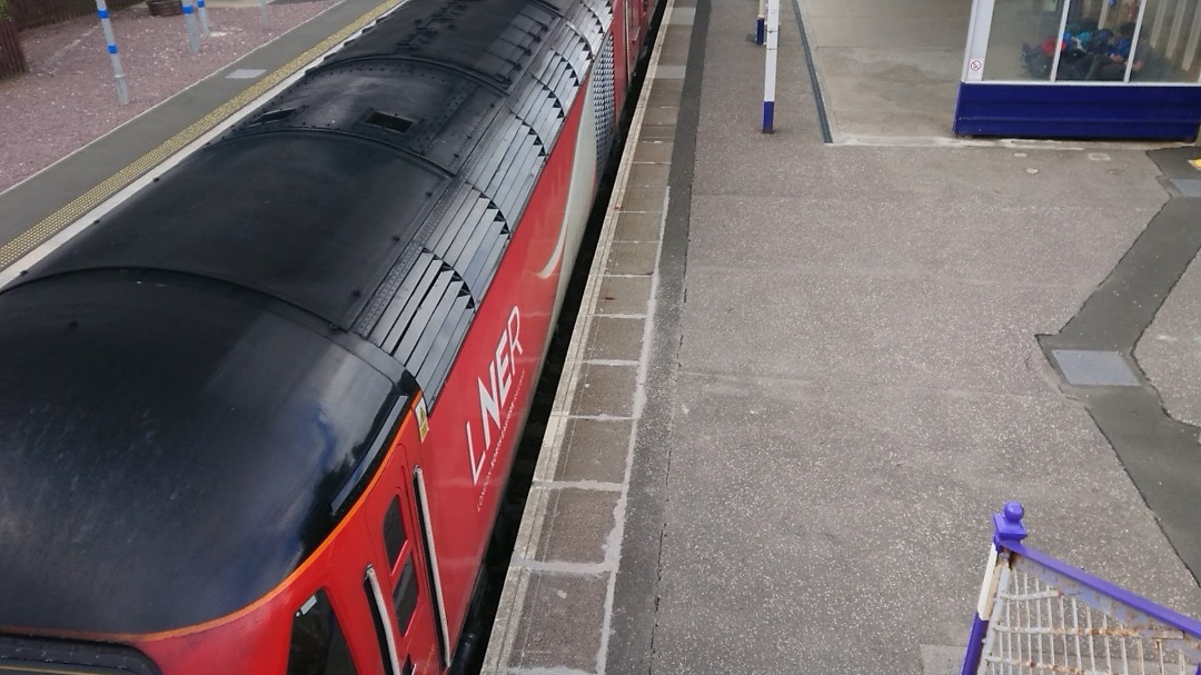 Hst pics on Train Siding: 43307 At Kingussie! June 2019. Taken on footbridge. Early morning cycle then I remembered the LNER HST Is gonna pull in!